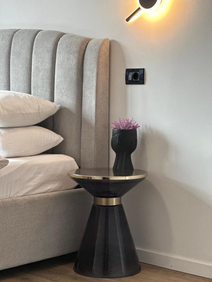 Peaceful Condo For Romantic Getaways Near Black Church - 3Min Walk Braşov Exterior foto